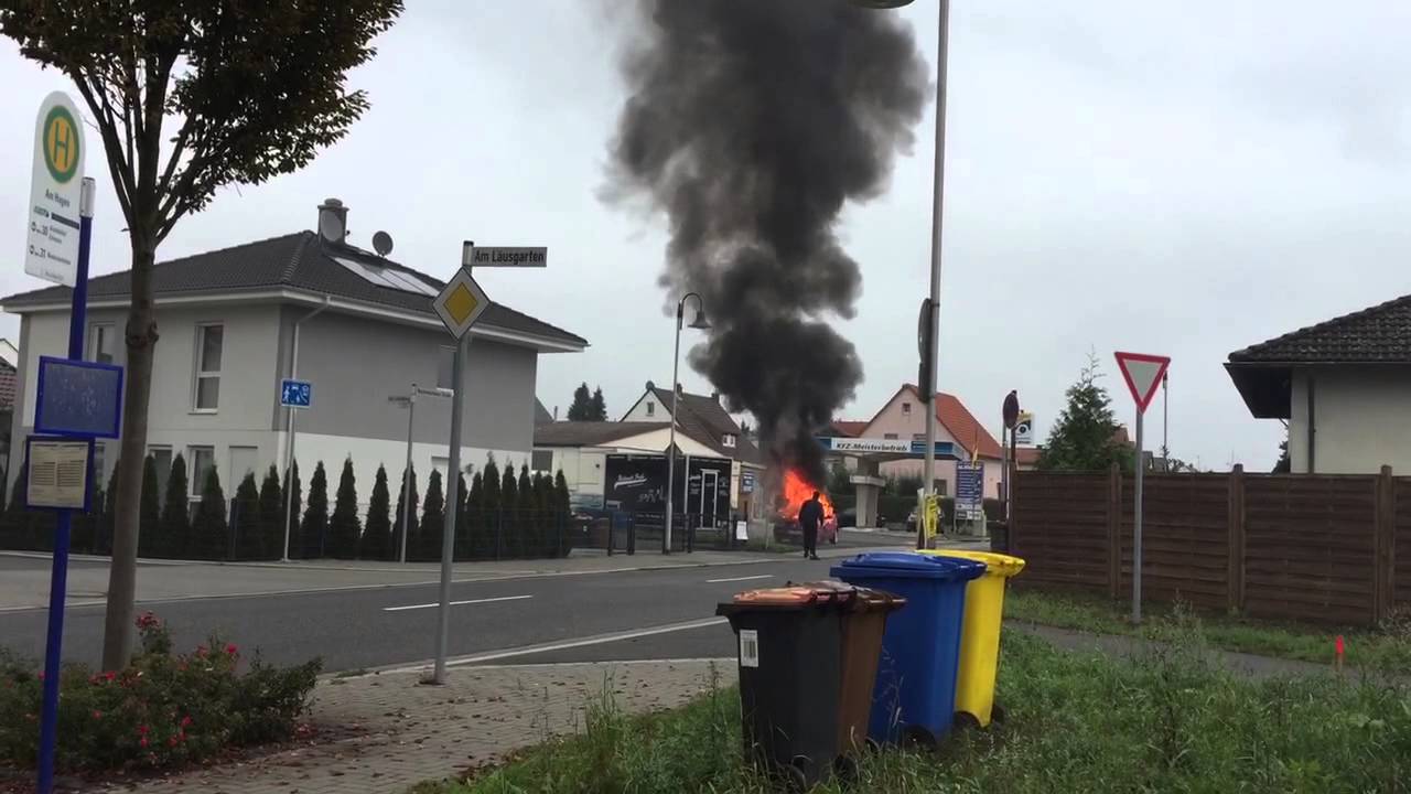 Mittelbuchen (Auto brennt)
