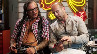 千万别惹退役的特种兵！为了给女友出气，光头硬汉仅用3分钟教小混混做人，看着太解气了！一口气看完《敢死队》