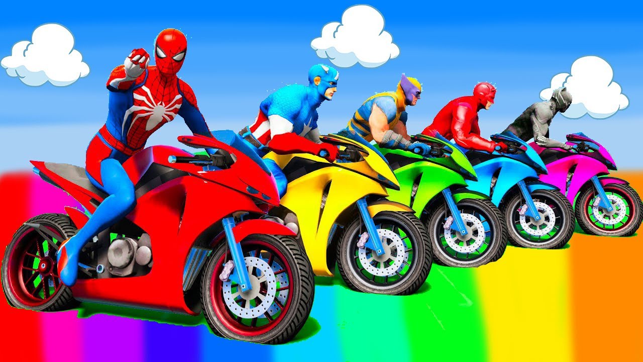 الأبطال الخارقين على القضبان دوامة قمع جسر 🚴‍♂️ SPIDER MAN!on Motorcycle in Spiral Bridge Stunt Ri