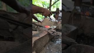 Steady hammer, sharp result#BLACKSMITHEONFIREO2 #blacksmith #forge #asmr#smallbusiness