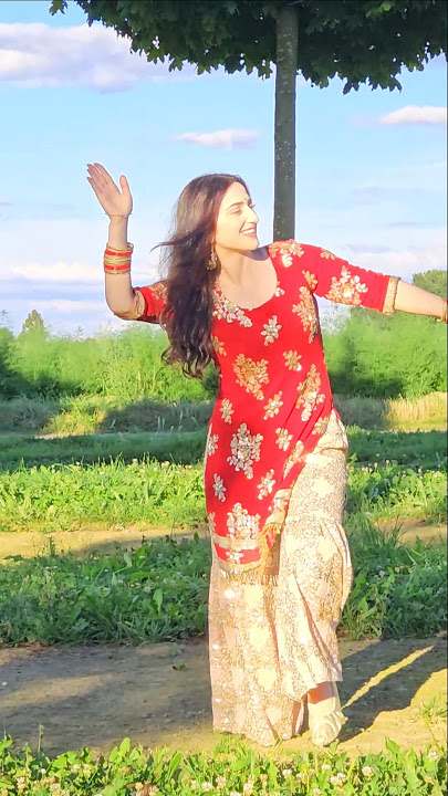 #MereMehboobMereSanam | #ShahRukhKhan | ELIF KARAMAN DANCE | #bollywood #dance #shalwarkameez