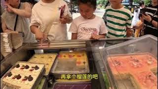 Selling tiramisu cake🍰🍒🍫 loves tiramisu ⁉️🍓🍒 #trending #tiramisu #dessert 