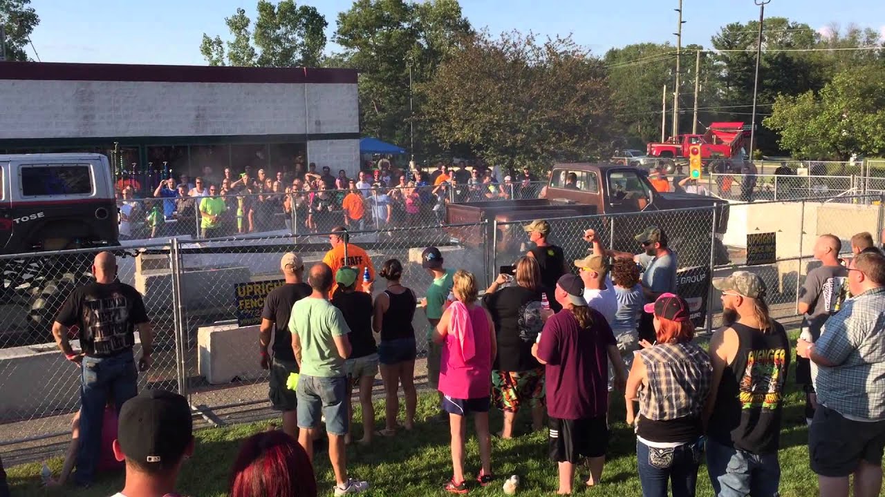 Pinckney Pub Truck Pulls 8 YouTube