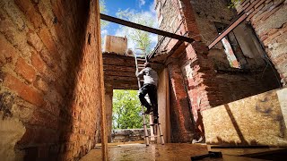 Climbing up to the 4th floor in the chateau, removing the ROOF toilet.