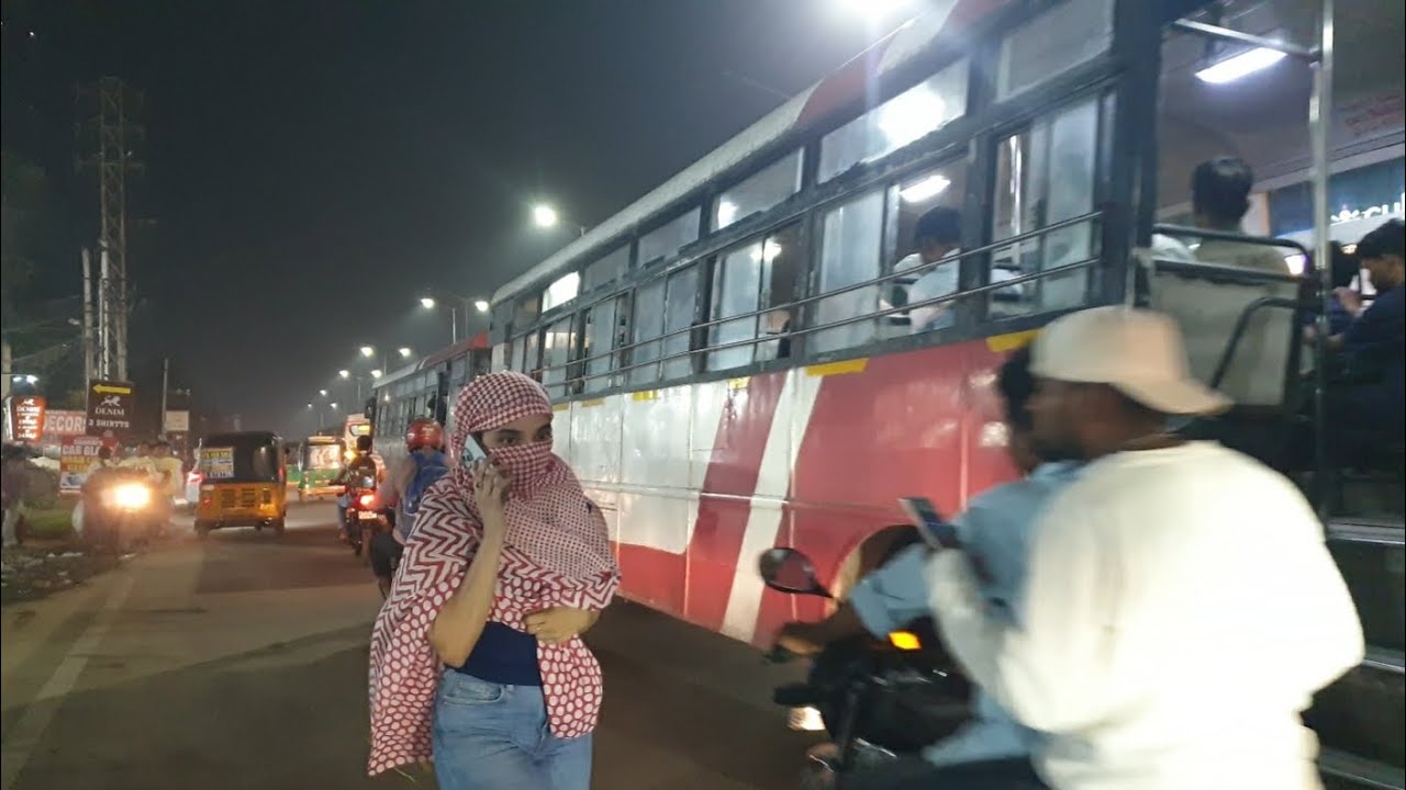 Full traffic at hydrabad #road #trafic #poeple #youtube