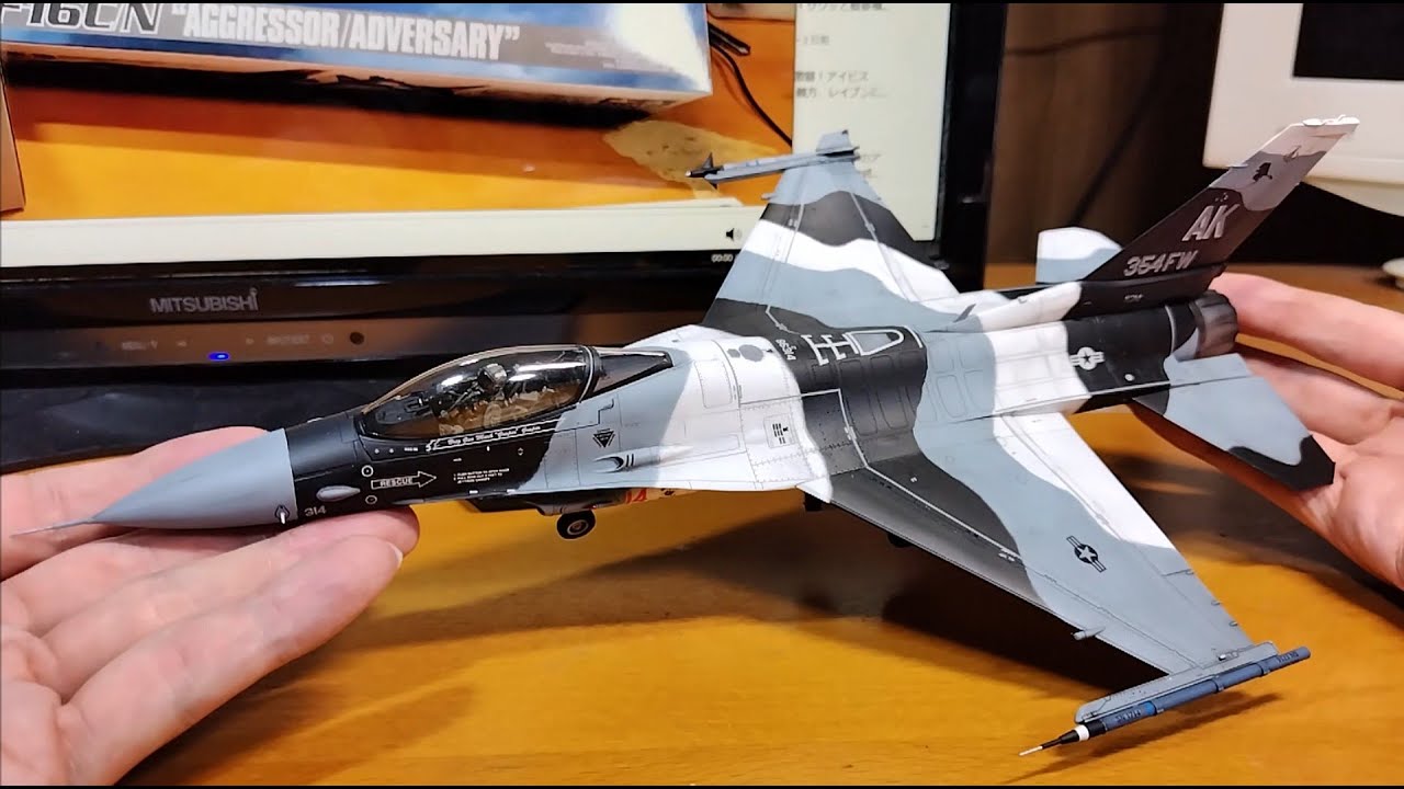 第186回】F16アグレッサーを作る - YouTube