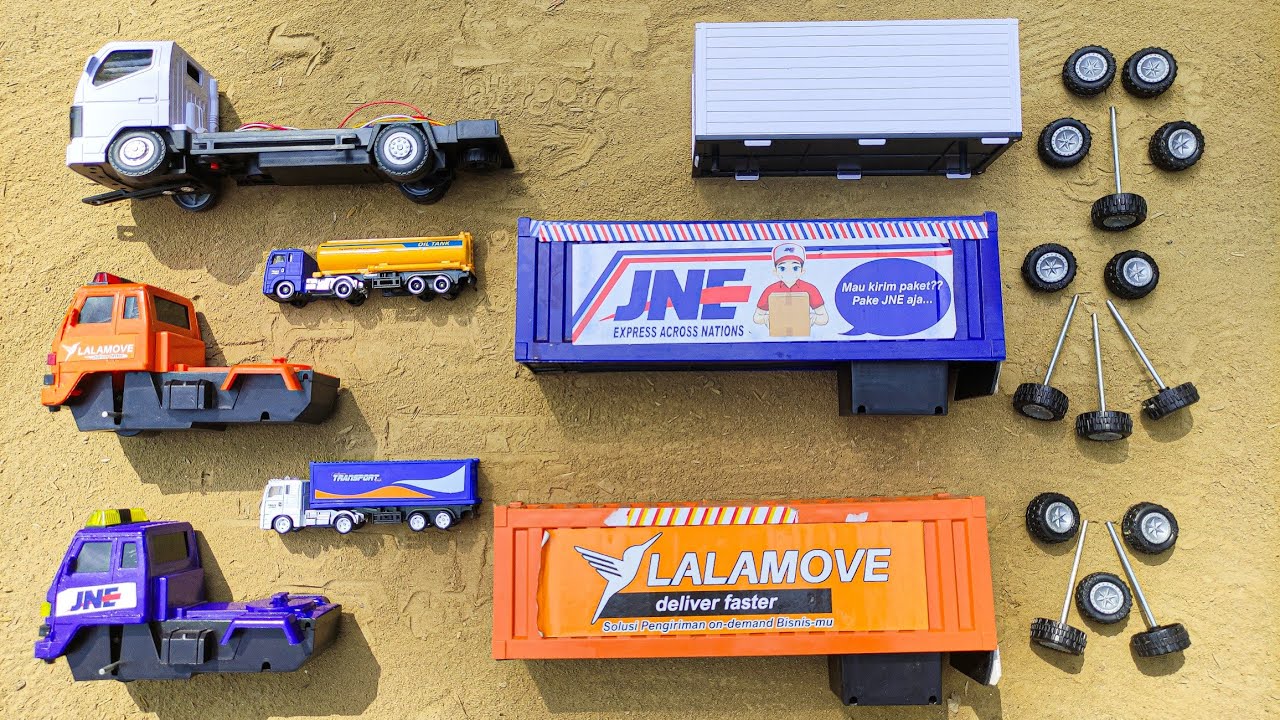 Merakit Mainan Truk Kontainer Rusak