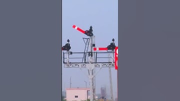 Semaphore Signaling in Action !! #indianrailways #semaphore #shorts #railways #icftrain #gujarat