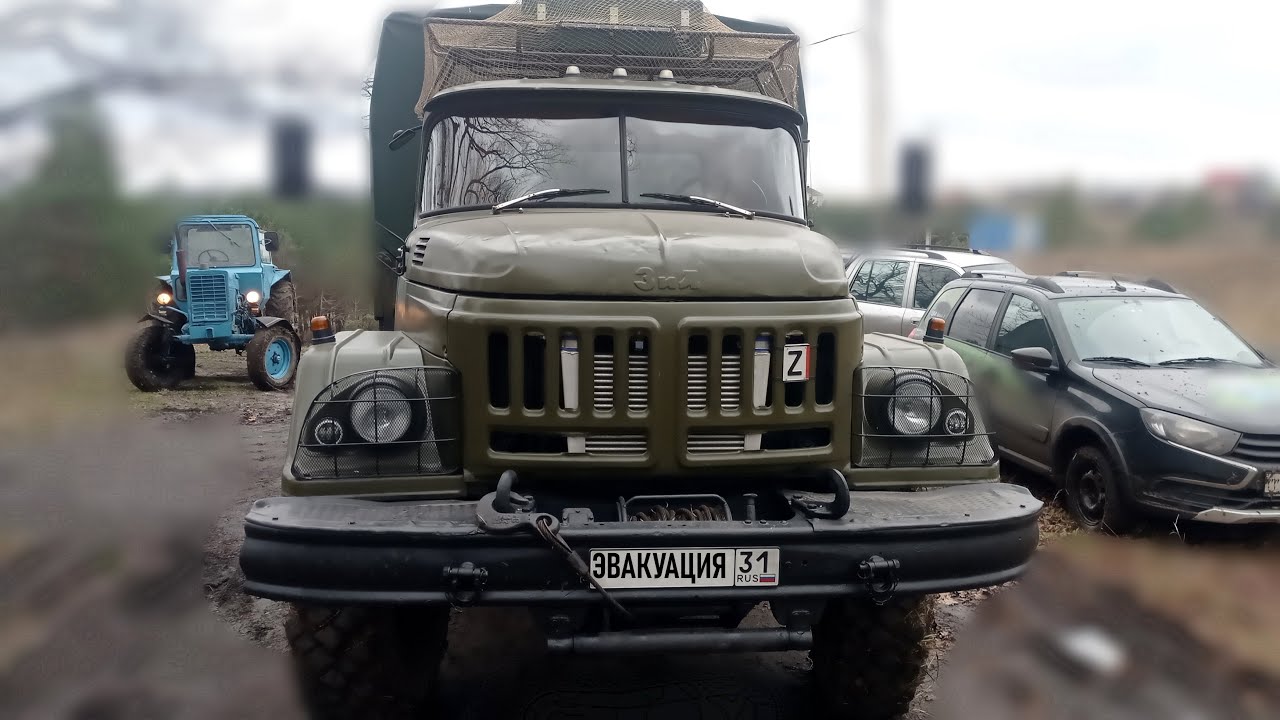 Внедорожная эвакуация. Даже трактор погряз... - YouTube