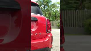 Conduce diferente con este 2021 MINI Countryman Cooper S Pre-Luxury de Autocentro Más