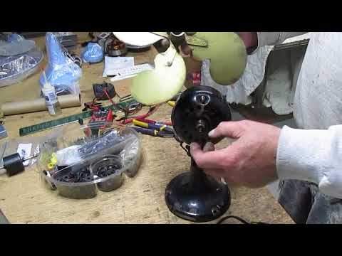 Video: Kā noņemt vintage Emerson ventilatora lāpstiņu?