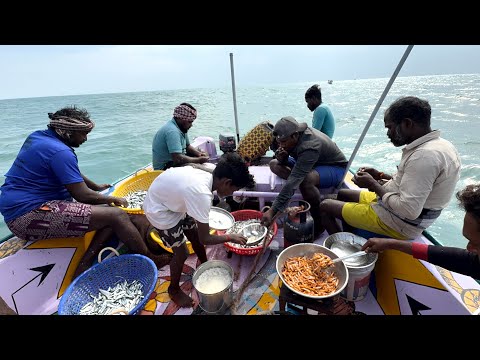 நெத்திலி மீன் மொத்தமா போட்டு சூப்பரான பொறியல் கடல் மேல super tasty anchovies and topped with seafood