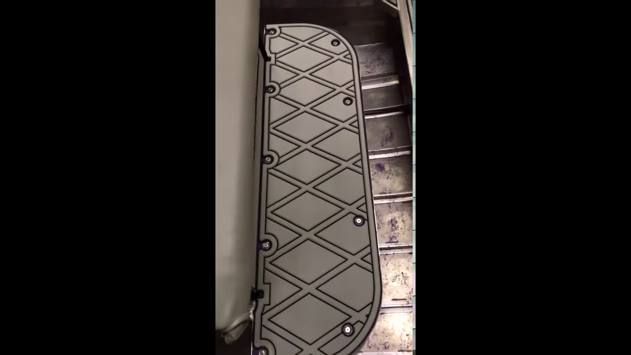 LAMDeck - 2021 Alumitech Airboat Thunder Gray/Black