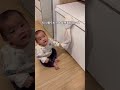 その手があったか!✨何度も落とされるキッチンタオル問題が簡単に解決🙌小さなお子さんがいるご家庭におすすめの便利ワザです♪