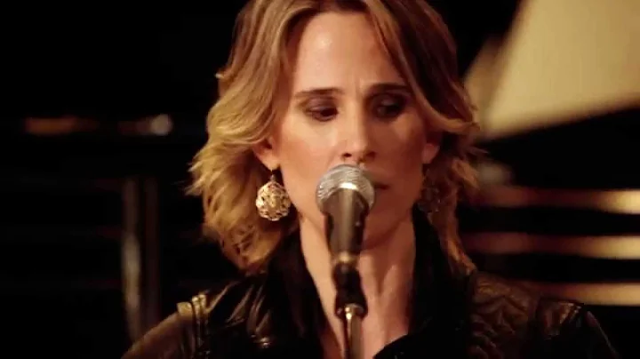 Lynne Hanson & The Good Intentions perform "River ...