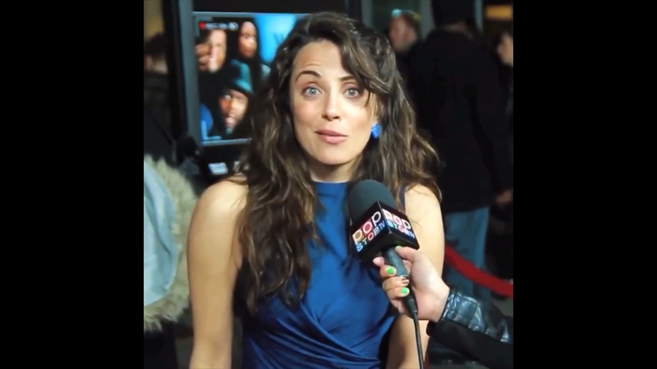 2 Minutes Of Alanna Ubach Being Chaotically Hilarious