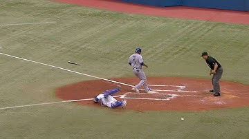 LAD@TOR: Crawford rips an RBI single to center field