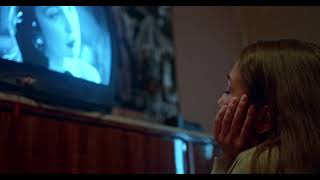 People watching TV with family #FreeUse