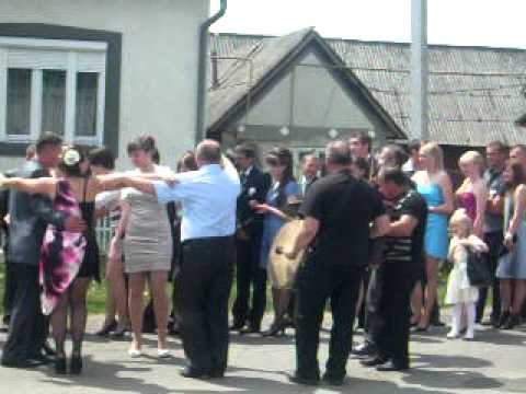 Свадьба на вулиці