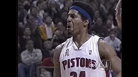 Corliss Williamson Goes to Work, Barks, Wins Serie...