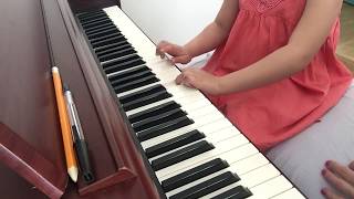 Первые уроки фортепиано для детей. First piano lesson for children Первые уроки фортепиано для детей. First piano lesson for children