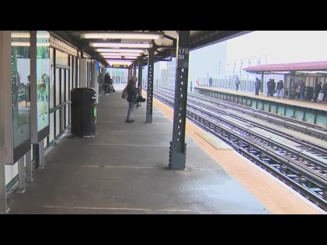 Nyc Subway Operator Hit In Head With Bottle Police