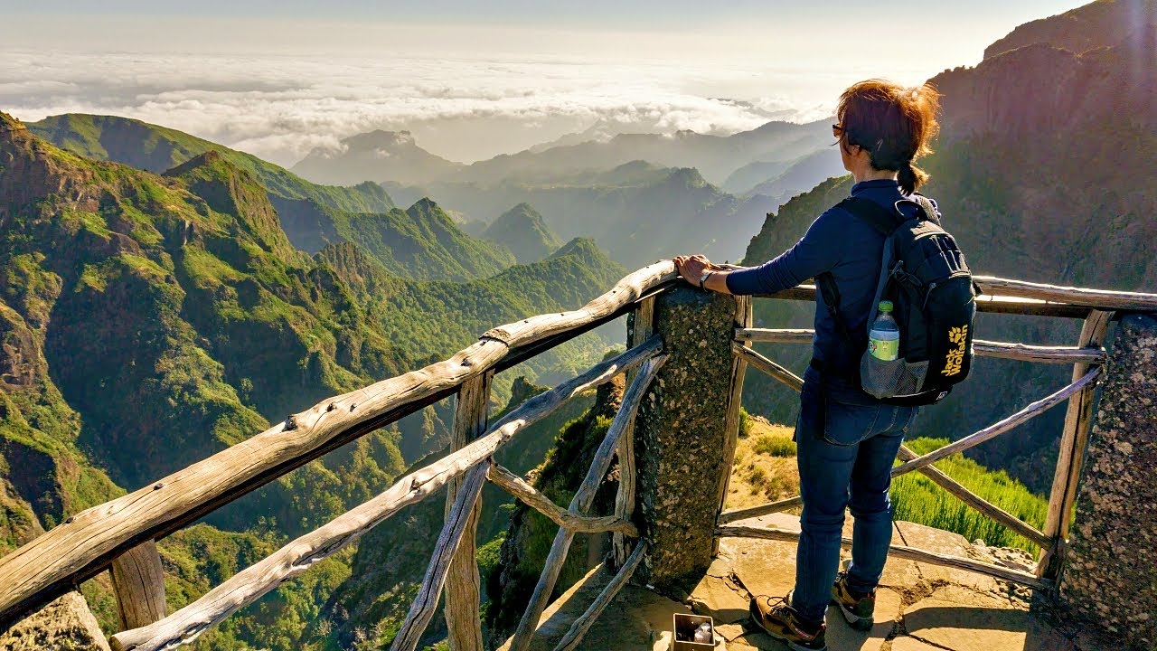 Madeira: Pico do Arieiro - Pico Ruivo ( PR1 ) - Madeira's Royal Hike, the Islands Most Epic Track