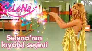 Selena'nın kıyafet seçimi