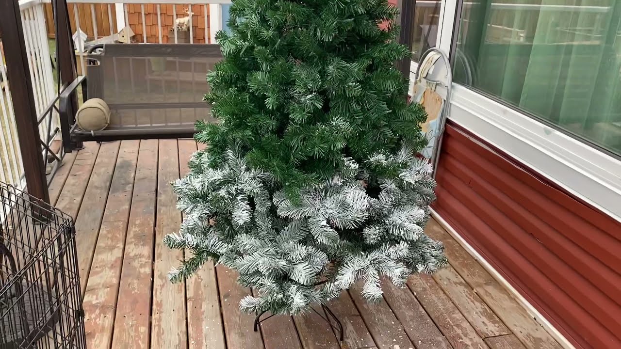 HOW TO SPRAY SNOW CHRISTMAS 🎄🌲TREE AND WREATH flocked Christmas tree