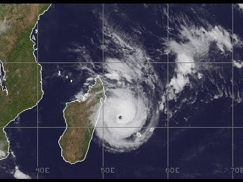 All eyes on Tropical Cyclone Giovanna Landfall in 24hrs Madagascar