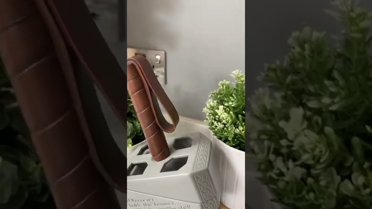 Marvels Thor’s Hammer 🔨 Hayleysheavenscents // Waxmeltsaddict // Disney Marvels Harry Potter Fan