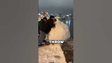 They Made a Giant Snowball 😱 (@z9a7p on TT)