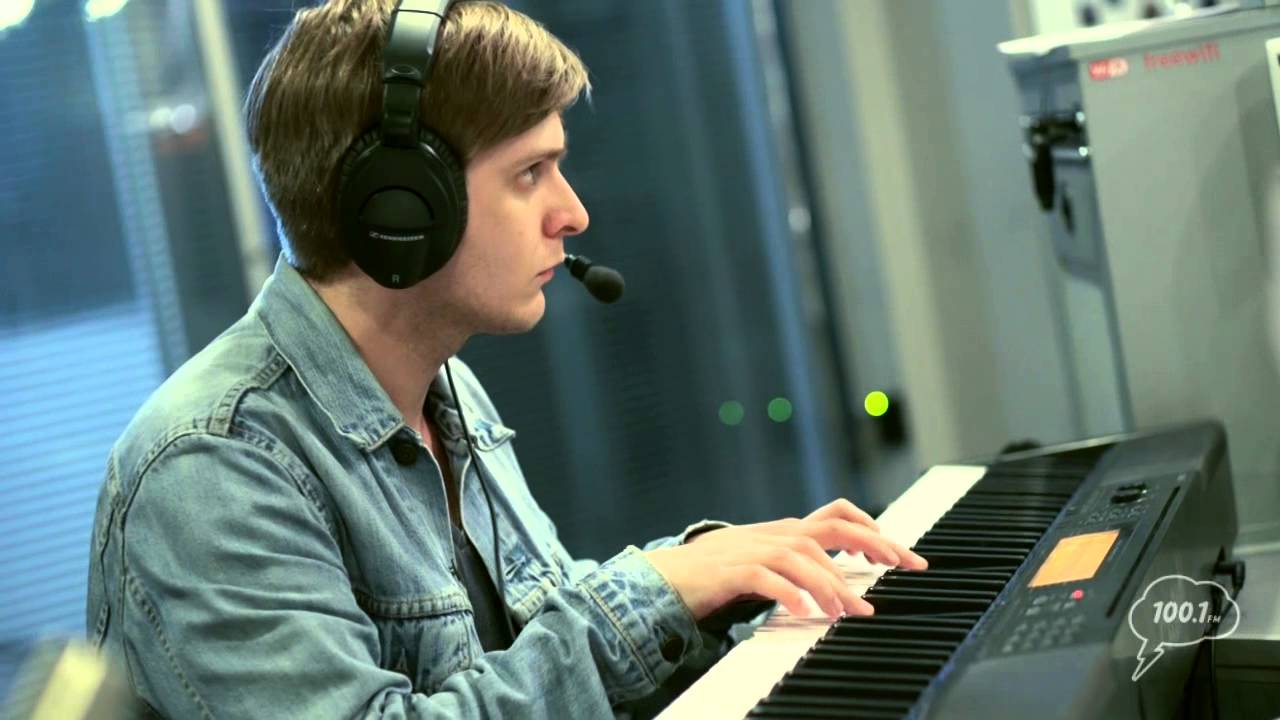 Илья Бешевли на Серебряном Дожде - Хороводная - YouTube