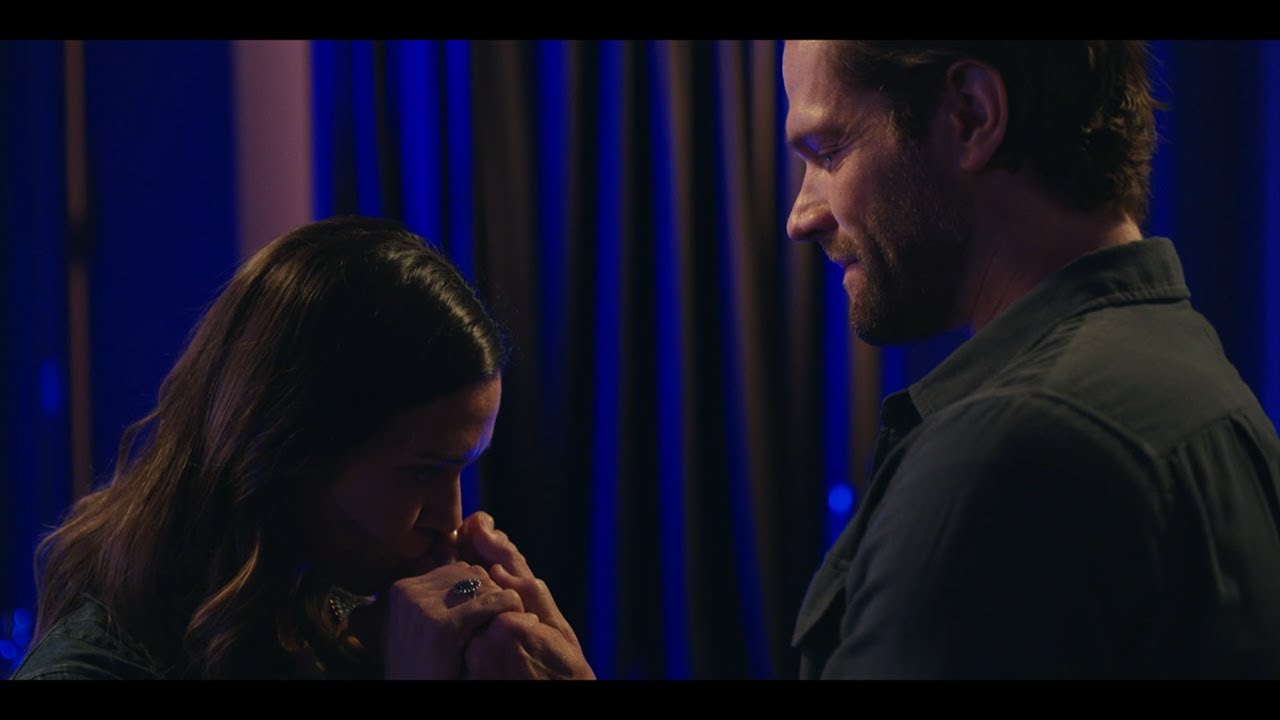 Geri Kisses Cordell's Hand on Walker 2x14 (Apr. 14, 2022)