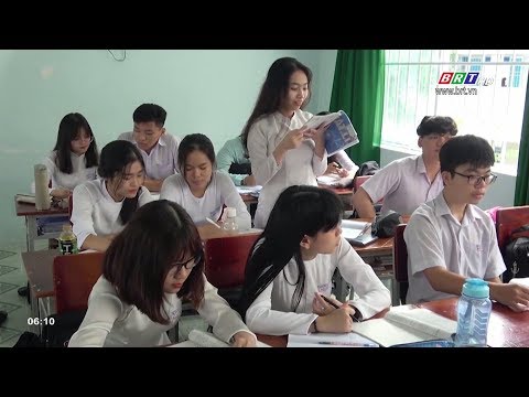 Video Học sinh lo lắng trước quyết định tăng tỉ lệ điểm thi... - YouTube