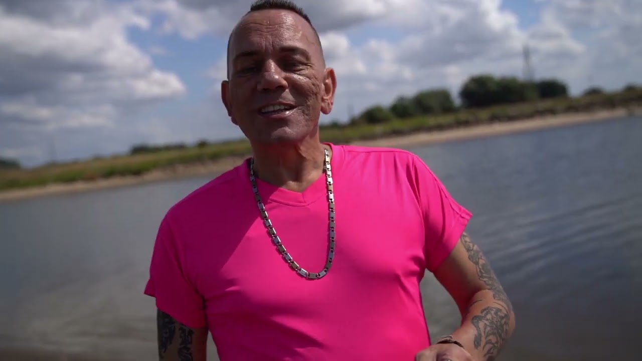 YouTubeでHannes Zuman - Chica Chica ( Officiele Video )を視聴