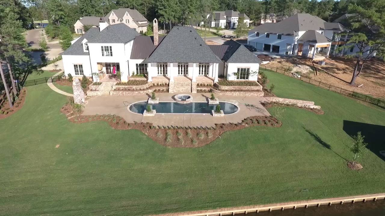Reunion Residence - YouTube