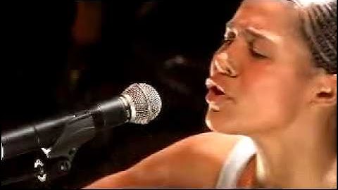 Ayo - Down on my Knees - Perfect Live Performance