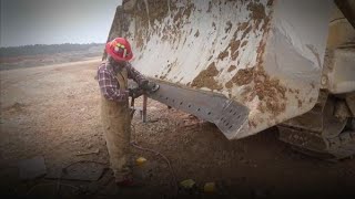 Cat® Performance Cutting Edges for Bulldozer Durable, Easy to Install