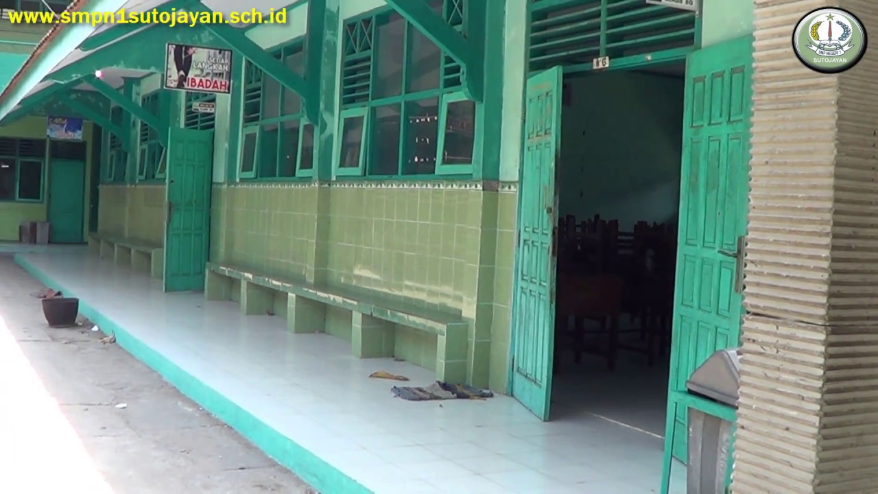 Suasana Lingkungan SMPN 1 SUTOJAYAN Saat Hari Libur