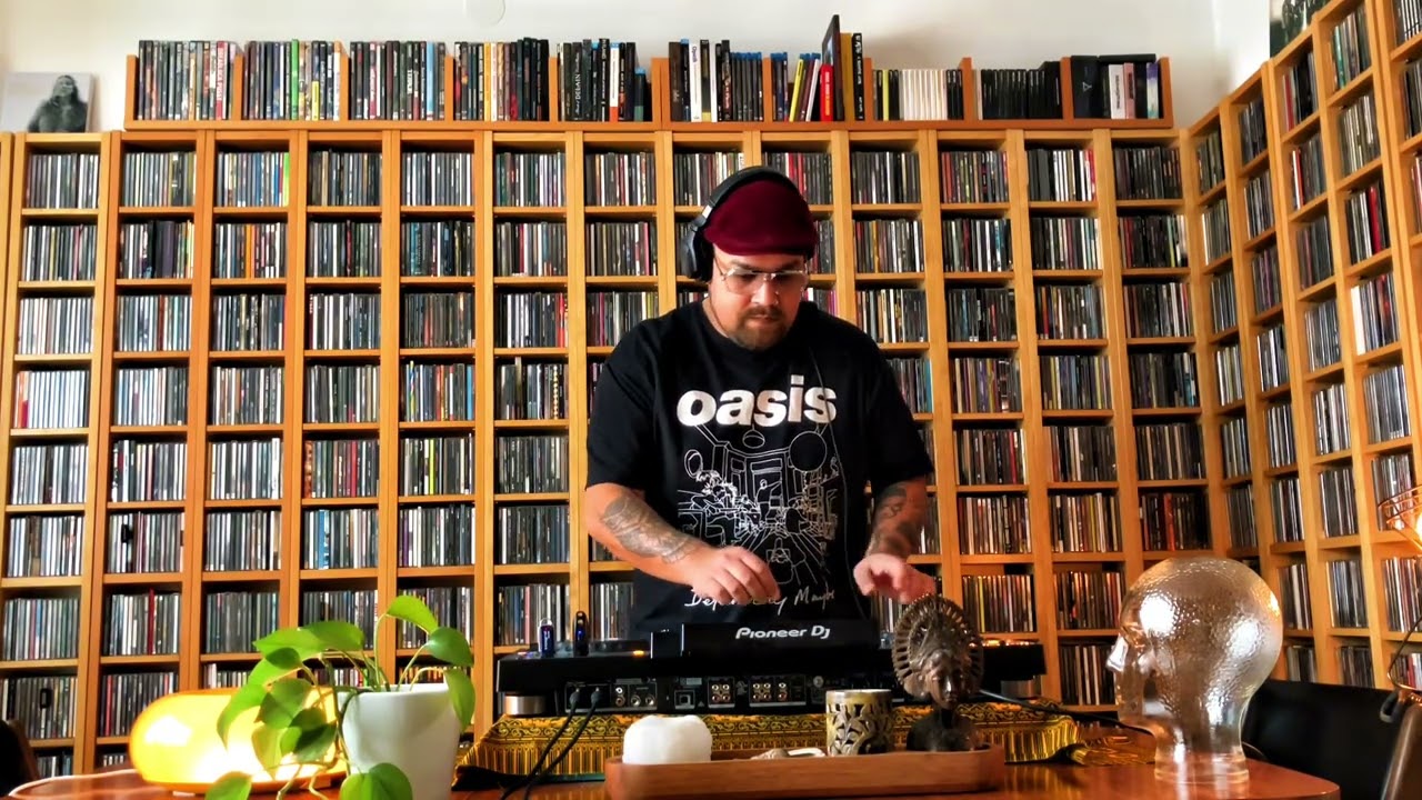 Grooveyard Sessions Vol. 1 | Soulful & Jazzy Deep House Mix 2026 [Work / Relax / After Vibes]