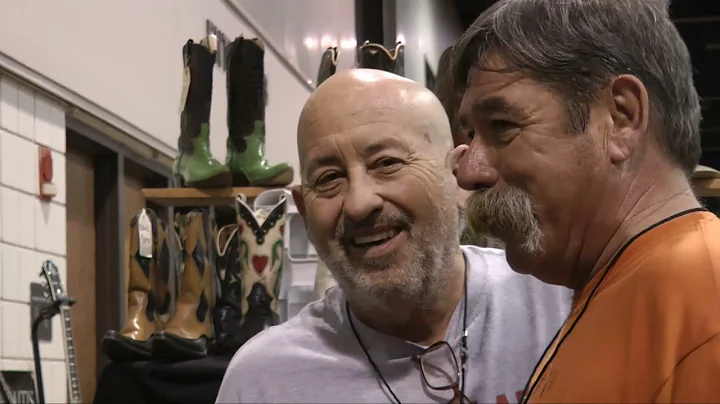ARLINGTON GUITAR SHOW 2012 - a walk round with Dav...
