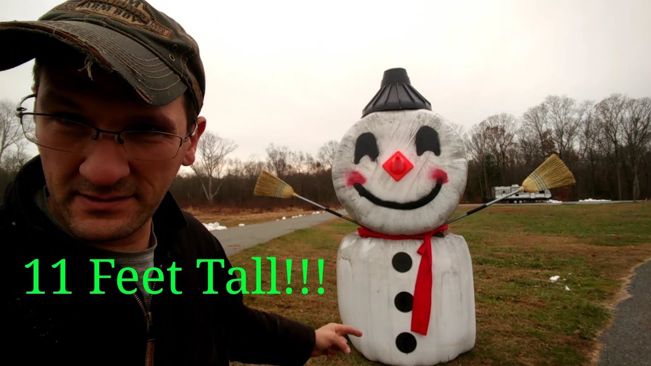 Round Hay Bale Snowman Huge 18 Youtube Round Hay Bale Snowman Huge 18 Youtube