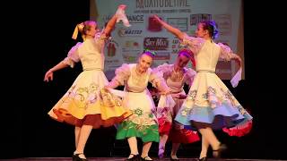 Русский народный танец "Сударушка-девушка" Русский народный танец "Сударушка-девушка"