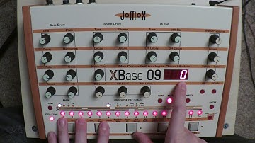 Jomox XBase 09 part 2 - beat making and explaining the shuffle function