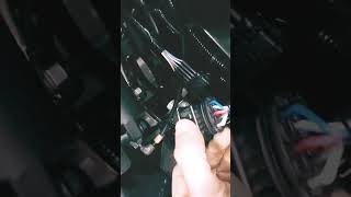 Mercedes-Benz Accelo sem partida, tomada parcialmente solta.