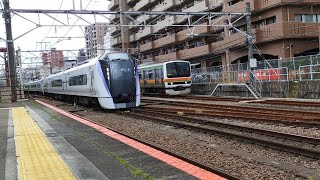 [ジョイント音]E353系 S207編成 S111編成 特急あずさ26号新宿行が八王子駅2番線に入線するシーン
