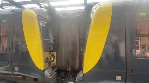 SWR class 444 joining up at Bournemouth 