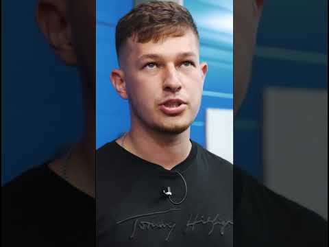 Привез первый капитал для бизнеса из США🔥👍 #бизнес #бизнесидеи #предприниматель #shorts #деньги