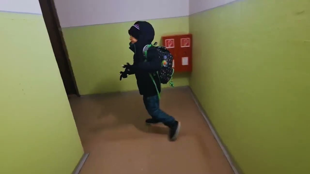 Baryt výťahy so starými kabínami v paneláku v Dúbravke #vytahy #lifts #elevators 